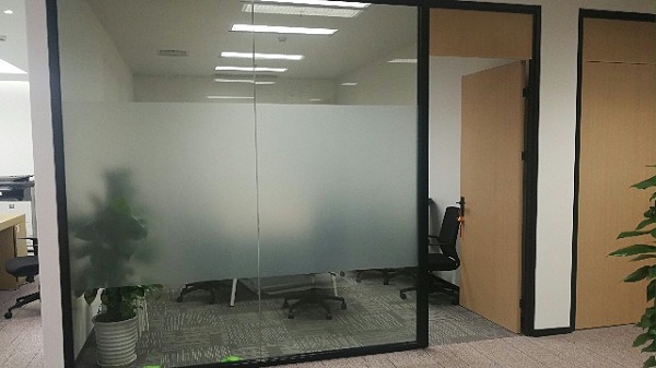 办公室玻璃贴磨砂膜可以起到什么效果？